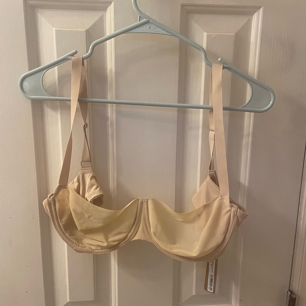 Skims Beige Underwire Bra
